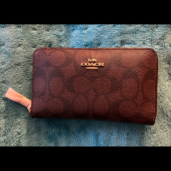 Coach Medium Id Zip Wallet In Signature Canvas - Picture 1 of 4